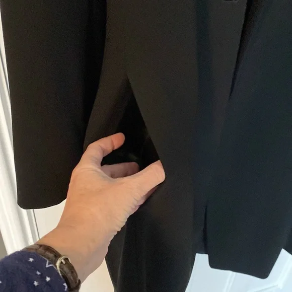 Jones New York Women's Elegant Black Long Blazer - Picture 8 of 8